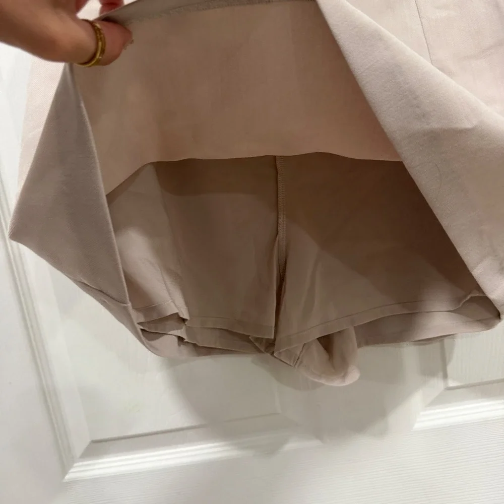 Abercrombie & Fitch Scarlett Mini Skort Tan Beige Large 143-200-00254-410‎ NEW